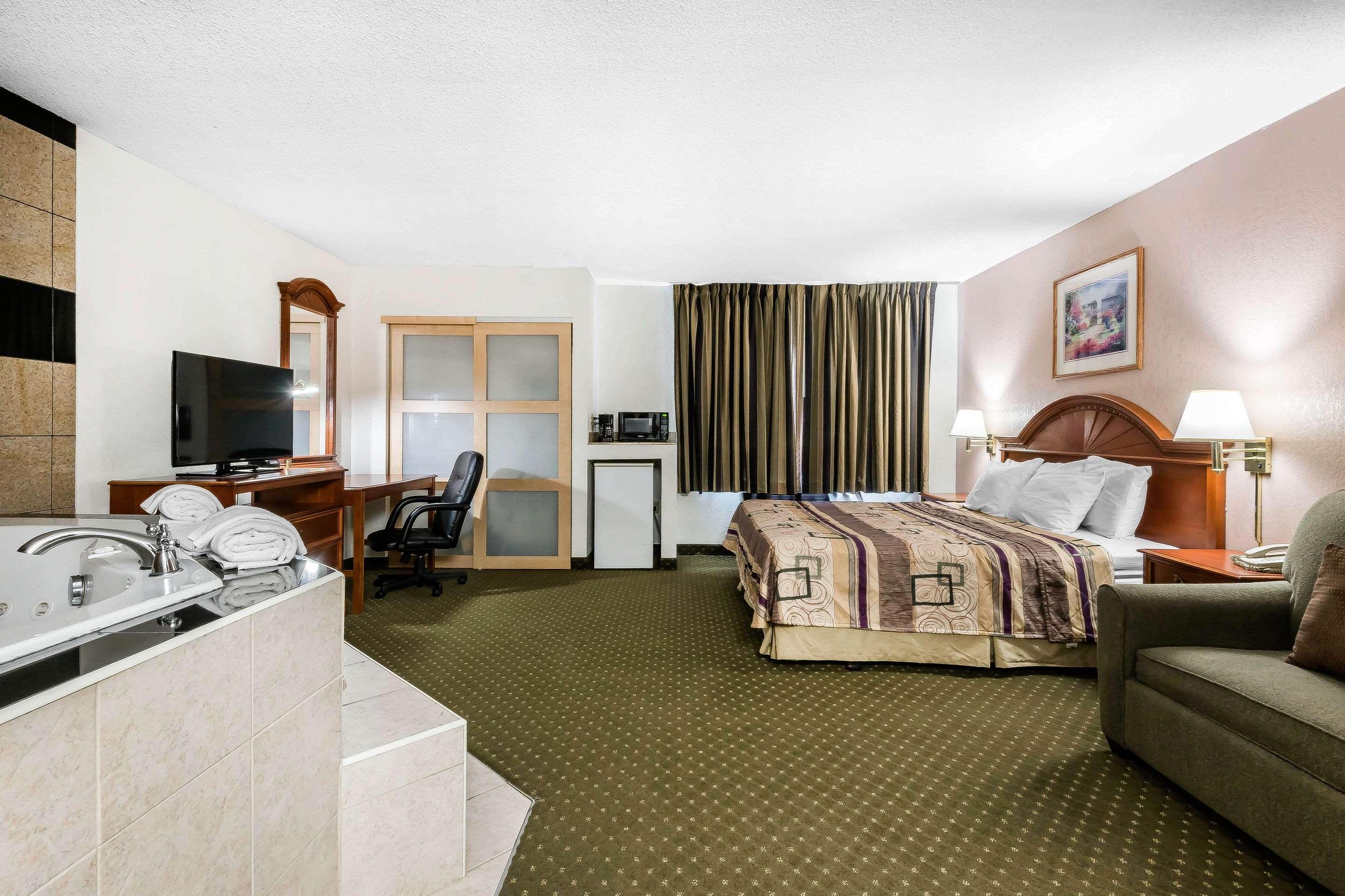 Quality Inn & Suites Binghamton Vestal Exterior foto